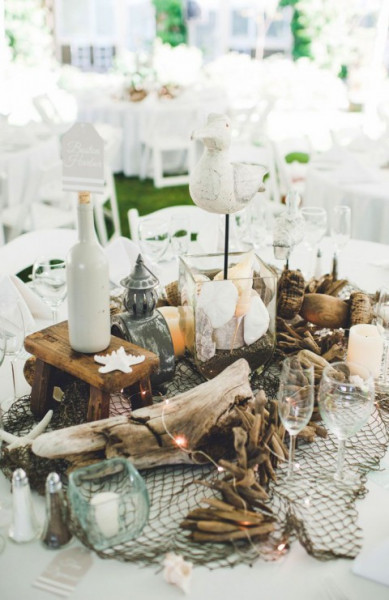 white-vintage-beach-wedding-centerpiece-ideas-with-driftwood